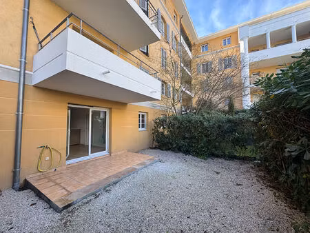 aix en provence - t2 32m² avec jardin et place de stationnement