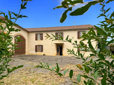 propriété à vendre bassoues 8 pièce(s) 252m2 397 000€