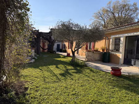 maison de charme sur 725 m2 de jardin avec piscine