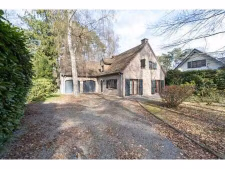 villa 3ch dans clos prise!