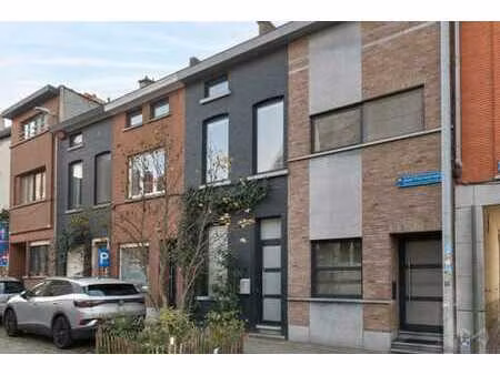 charmante maison lumineuse avec terrasse ensoleillée