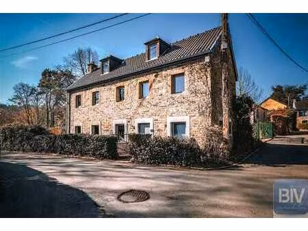 maison villageoise dans le village prisé d'amostrenne