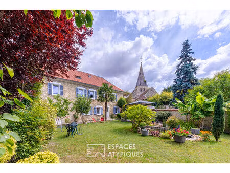 un ancien presbytère réinventé, entre pierre et lumière, dans un village préservé du vexin