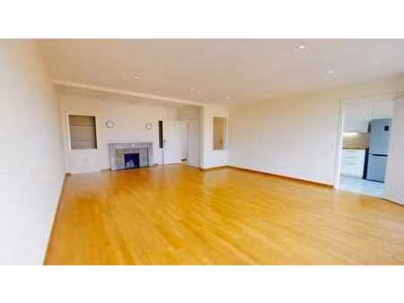 tomberg: superbe appartement 3 chambres +/-120m2 + garage