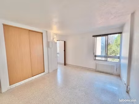 studio 1 pièce 25 m²