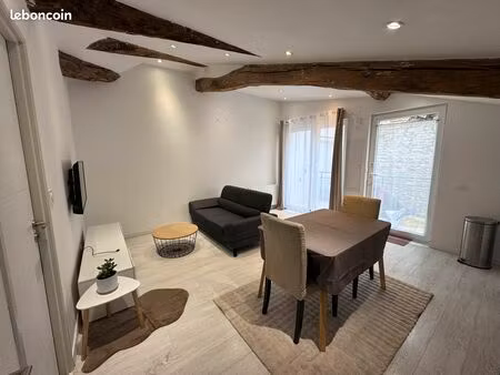 t2 meublé - garage - terrasse