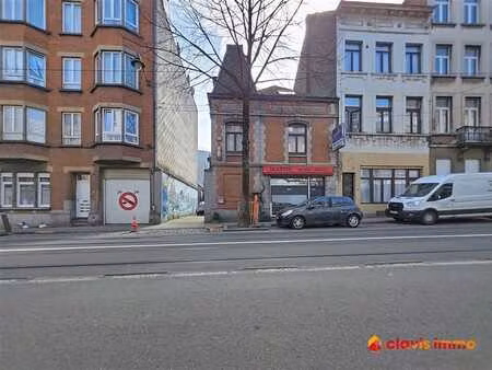 immeuble avec rez-commercial et appartement