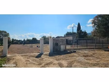 terrain 300 m² le puy sainte reparade