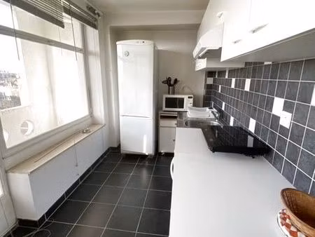 studio 1 pièce 27 m²