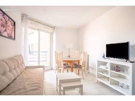 magnifique t2 meublé 30 m2 métro périer 8ème