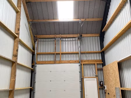 location local commercial