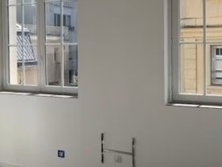 studio a louer dispo