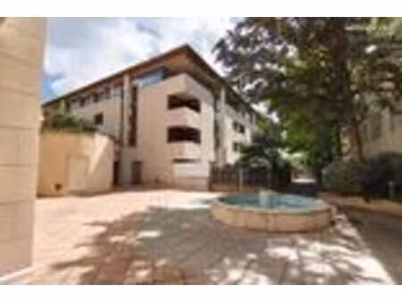 t2 avec parking centre ville résidence de standing