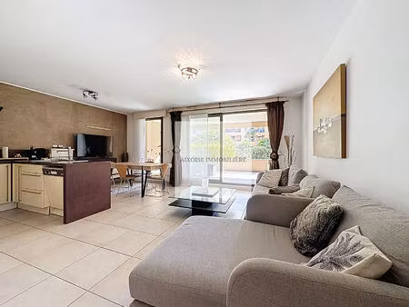 location meublée - t3 avec extérieur et box - allées provençales