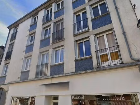 prestigieux immeuble de rapport en vente à saint-amand-montrond, france