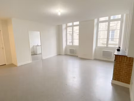 t3 74m² saint-catherine musée d'aquitaine