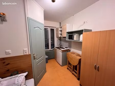 studio 2 mn sncf, proche lycées & facs, calme