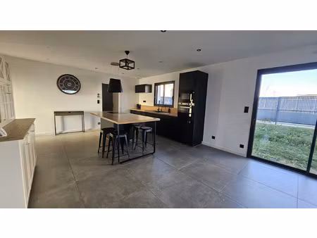 location maison 4 pièces 103m² smarves 86240