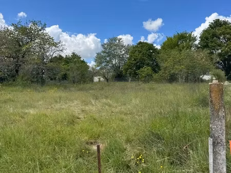 vente terrain 448 m² à saintes (17100), 66 900 €