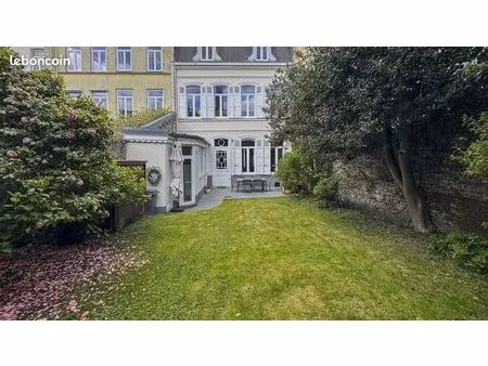 maison 7 pièces 231 m²