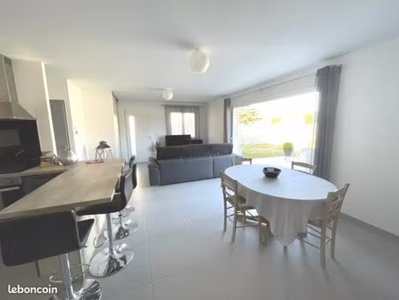 villa 4 pièces 82 m²