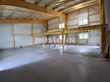 location local d’activités plougoumelen 56400 200m²