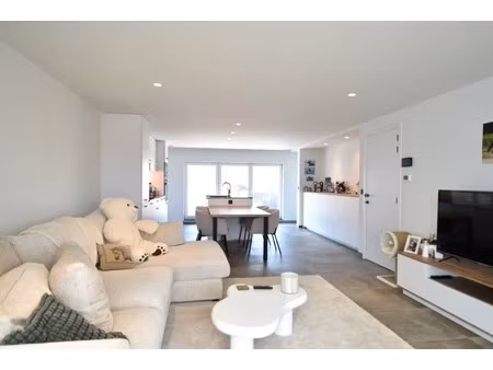 vernieuwd duplexappartement met opslagruimte van 144 m²