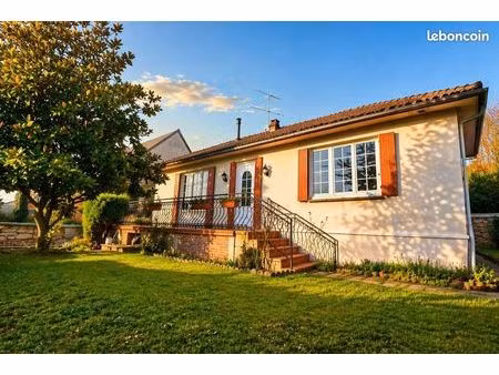 maison rénovée, beau jardin et véranda