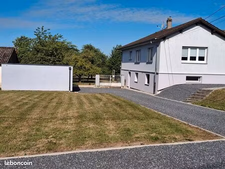 maison semi-mitoyenne parfaitement isolée, aucun vis-à-vis, calme absolu. mitoyenneté sans