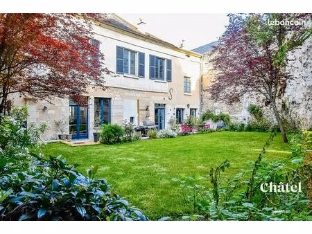 maison 9 pièces 286 m²