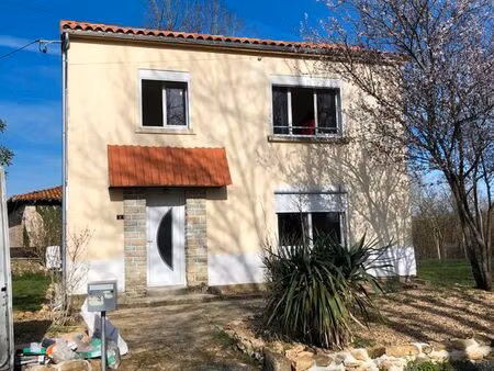 maison individuelle traditionnelle rénovée sur 780 m2 de terrain