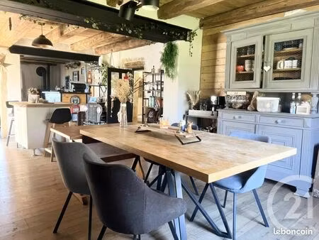 maison 5 pièces 146 m²