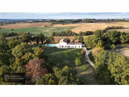 propriété en pierre avec piscine et 1ha de terrain à condom