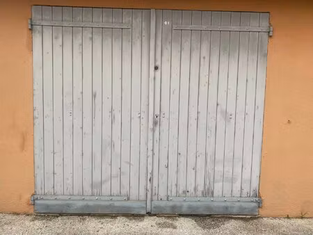 hyères – garage carrelé 25 m² + parking libre • résidence sécurisée entre gare et centre-v