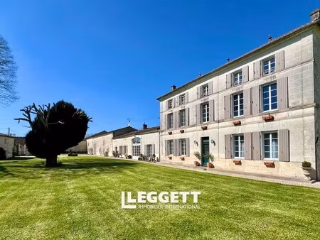 maison de luxe à vendre dans le quartier crouin