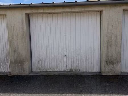 garage / box