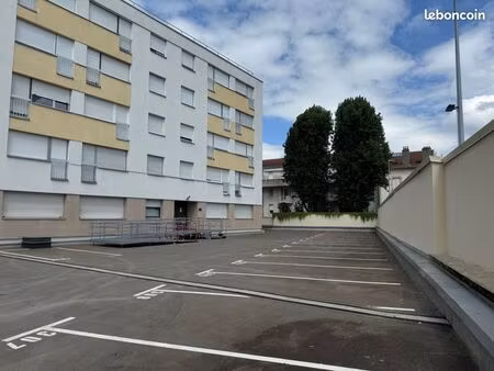 parking/box 9 m² nancy