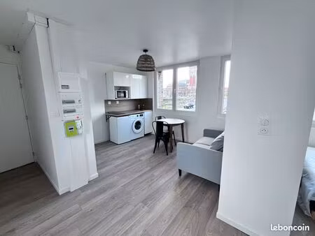 studio meublé rénové, face au beffroi