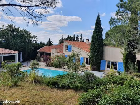 villa 8 pièces 200 m²