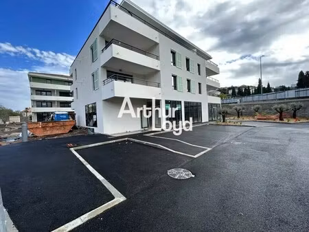 vente commerce 129 m² à 258 m²