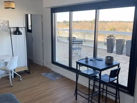 studio avec grande terrasse