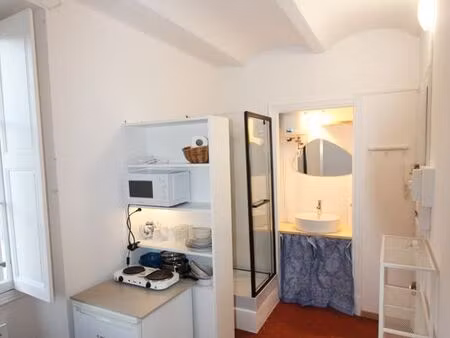 studette proche gare