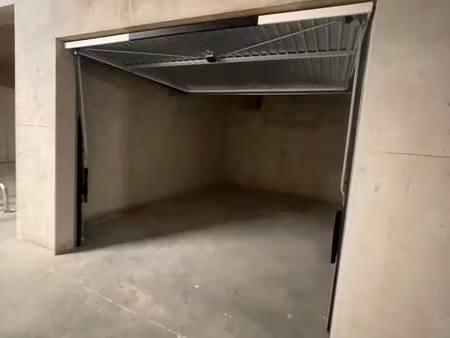 loue box fermé furiani