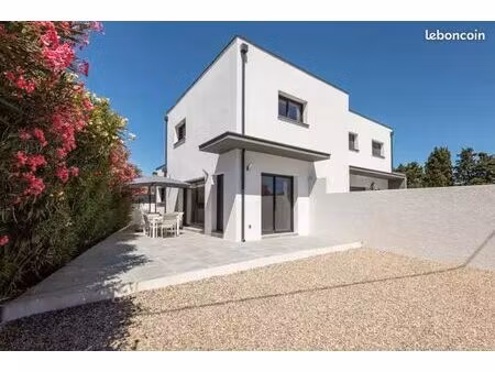 maison de type mitoyenne à louer