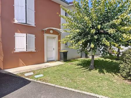 villa 3 chambres avec garage, jardin dans copropriete avec pisci