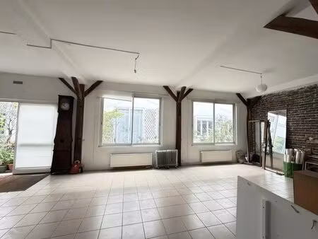 location commerce 106 m²