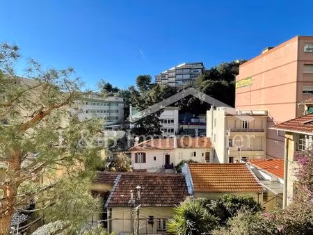 studio 1 pièce 27 m²