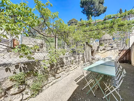 maison de village de caractère exploitée en gîte -6 suites-terrasse-garage