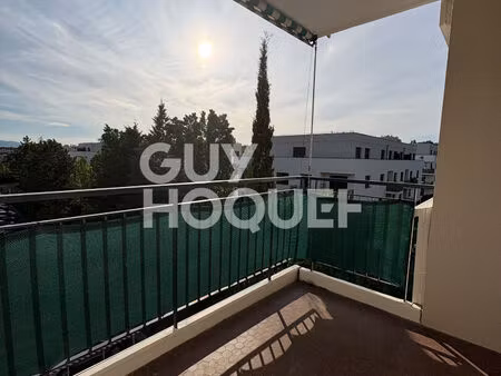 a louer t2 de 49 m² avec balcon et place de stationnement à sainte foy lès lyon