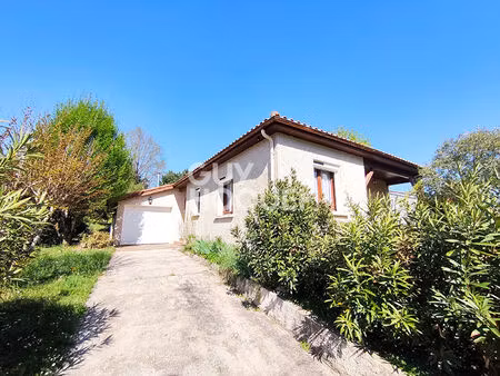 charmant pavillon de plain-pied